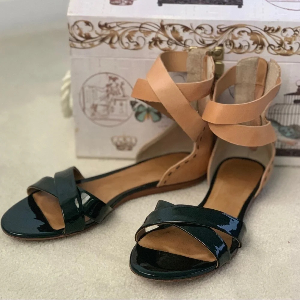 Pour La Victoire Sandals ankle straps with back zip sandals size 8.5